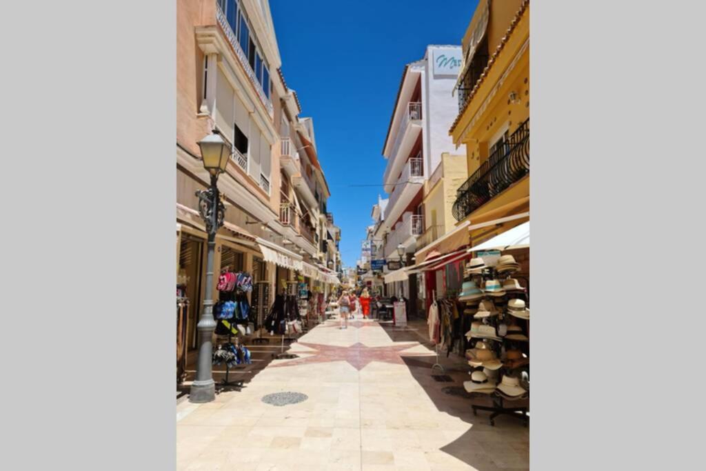 Calmahouse Carihuela Apartment Torremolinos Luaran gambar