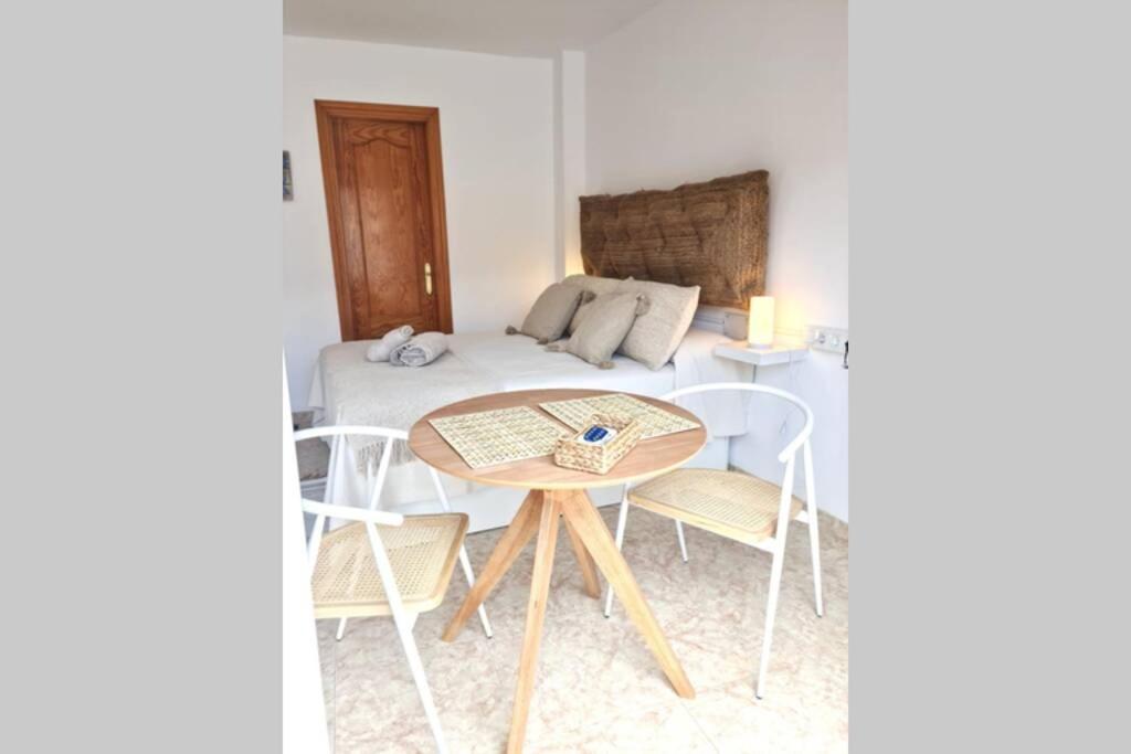 Calmahouse Carihuela Apartment Torremolinos Luaran gambar
