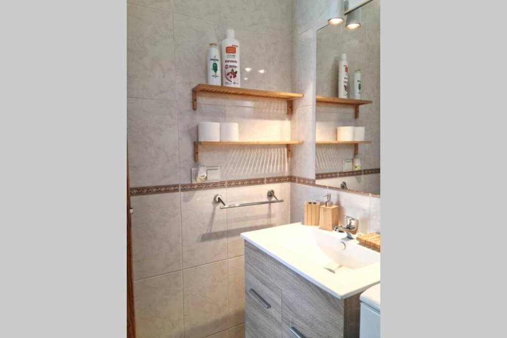 Calmahouse Carihuela Apartment Torremolinos Luaran gambar
