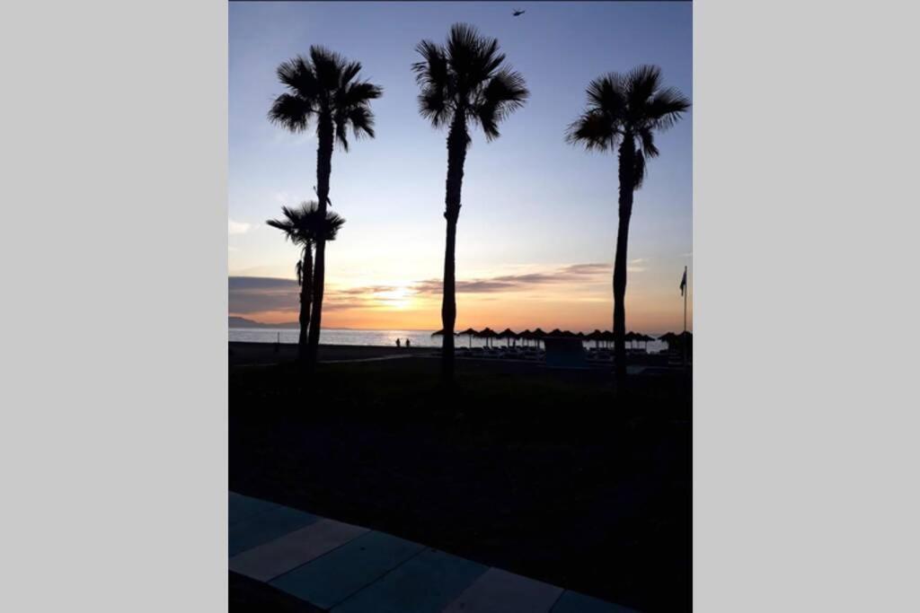 Calmahouse Carihuela Apartment Torremolinos Luaran gambar
